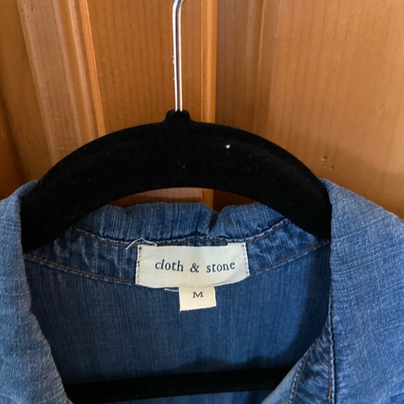 Anthropologie Cloth and Stone jean shirt Size M - Picture 3 of 3